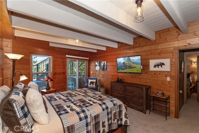 26621 Thunderbird Drive, Lake Arrowhead CA: https://media.crmls.org/medias/13cdd5a5-cc77-4bcc-a6ea-b7acc358343a.jpg