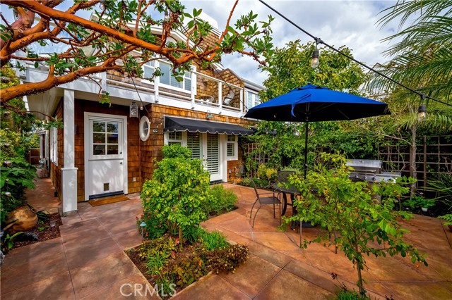 334 Locust Street, Laguna Beach CA: https://media.crmls.org/medias/13cee5d4-2773-4fc9-80cb-2f8ac7293fbf.jpg