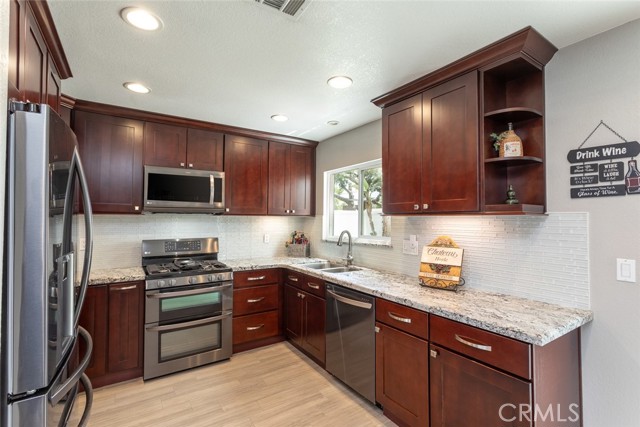 Detail Gallery Image 7 of 19 For 3562 Hadley Dr, Jurupa Valley,  CA 91752 - 3 Beds | 2 Baths