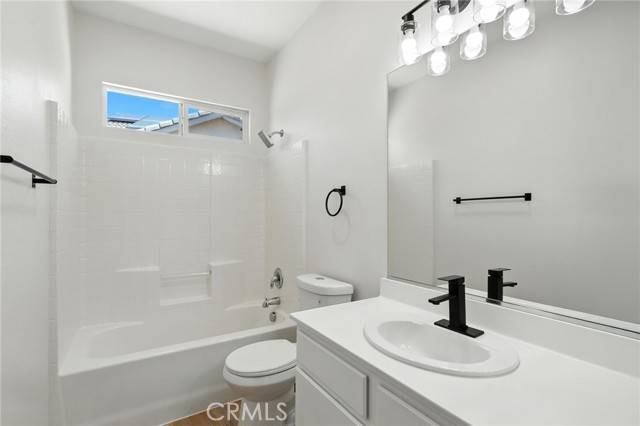 29492 Emberwood Way, Menifee CA: https://media.crmls.org/medias/13d1337e-e02e-4384-b99c-f116ee464b59.jpg