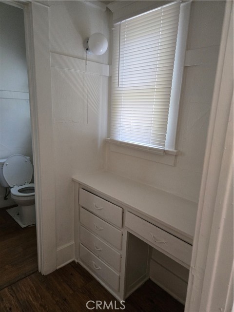 942 E 2nd, Long Beach CA: https://media.crmls.org/medias/13d22099-92b7-417a-ad4b-b92d6d87d530.jpg