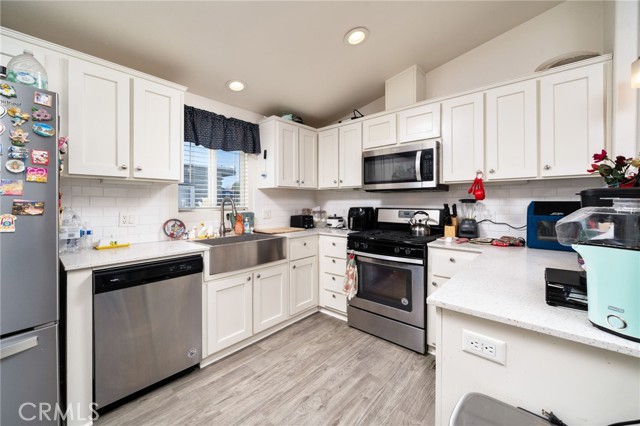 Detail Gallery Image 8 of 16 For 8389 Baker Ave #3,  Rancho Cucamonga,  CA 91730 - 3 Beds | 2 Baths