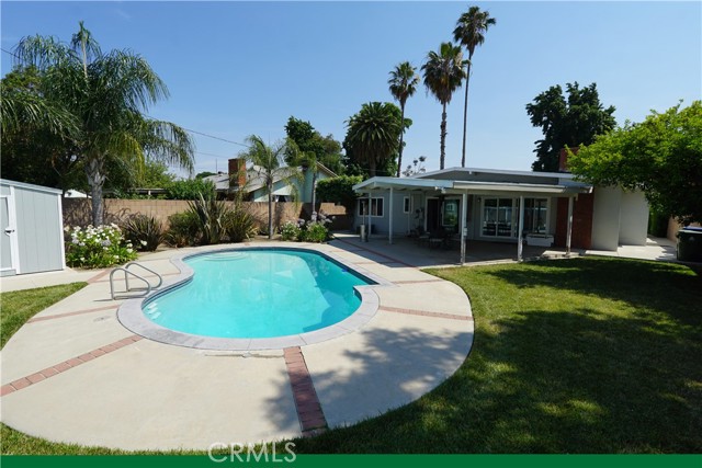 Detail Gallery Image 4 of 20 For 9327 Stanwin Ave, Arleta,  CA 91331 - 4 Beds | 2 Baths