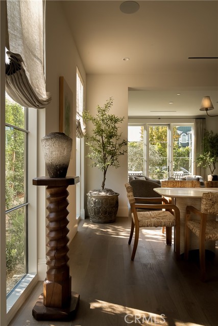 Detail Gallery Image 9 of 50 For 4748 Noble Ave, Sherman Oaks,  CA 91403 - 5 Beds | 5/1 Baths