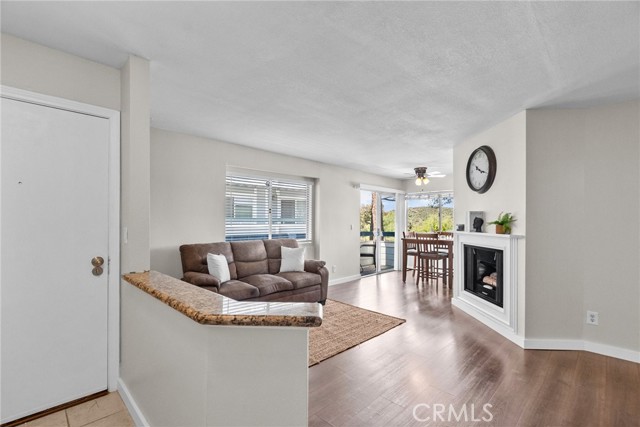 Detail Gallery Image 6 of 19 For 26762 Claudette St #417,  Canyon Country,  CA 91351 - 3 Beds | 2 Baths