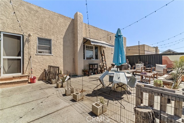 905 915 Cherry Avenue, Long Beach CA: https://media.crmls.org/medias/13d43fb0-99a1-47ac-b671-e899453d2d68.jpg