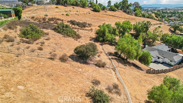 11060 Vanda Way, Shadow Hills CA: https://media.crmls.org/medias/13d488d5-c5f0-48b1-b39b-8978f29065cb.jpg