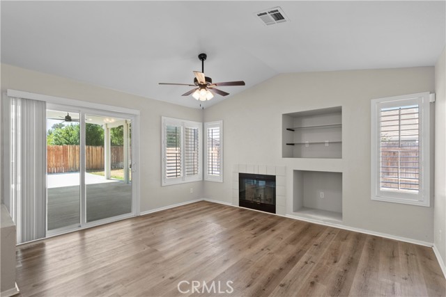 6327 W Avenue J5, Lancaster CA: https://media.crmls.org/medias/13d48fcd-2101-4e71-ab05-eb713644033a.jpg