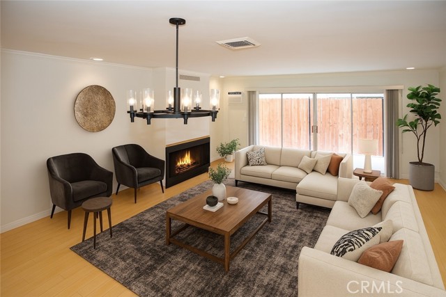 908 15th Street, Santa Monica CA: https://media.crmls.org/medias/13d5434c-02e1-4b15-894f-680eefdc410e.jpg