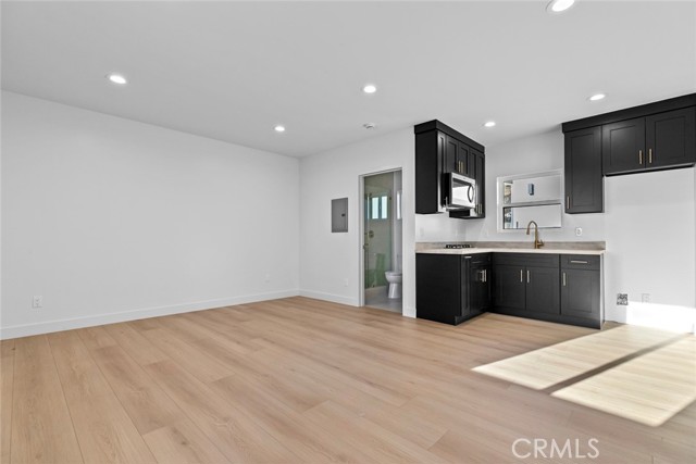 Detail Gallery Image 40 of 49 For 8321 Outland View, Sun Valley,  CA 91352 - 3 Beds | 4 Baths