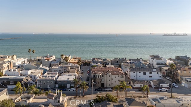 23 65th Place, Long Beach CA: https://media.crmls.org/medias/13d617db-1112-4f5d-a8a2-5019e465cacd.jpg