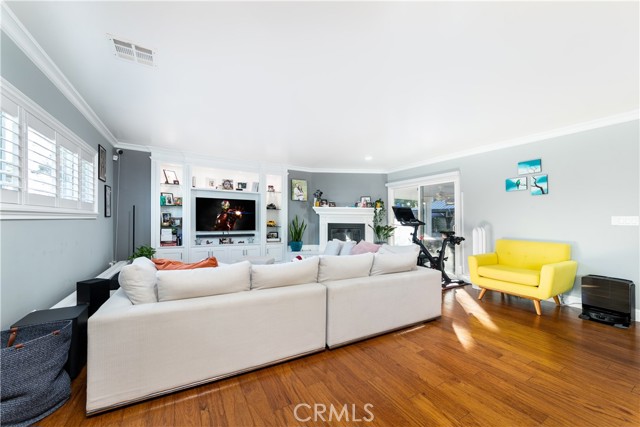 16264 Kalisher Street, Granada Hills CA: https://media.crmls.org/medias/13d63b82-818d-4c65-9c6d-ba354674bd04.jpg