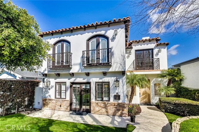 641 35th Street, Manhattan Beach, California 90266, 5 Bedrooms Bedrooms, ,3 BathroomsBathrooms,Residential,Sold,35th,SB21047084