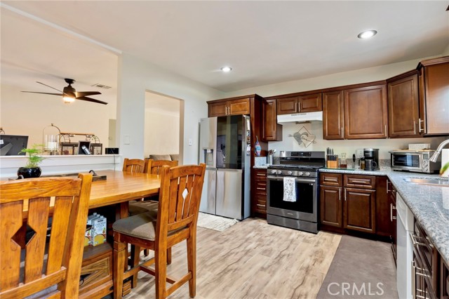 Detail Gallery Image 13 of 24 For 3078 Serrano, San Bernardino,  CA 92405 - 2 Beds | 2 Baths