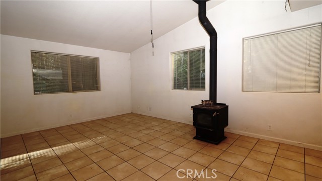 Detail Gallery Image 7 of 25 For 15905 Anderson Way, Cobb,  CA 95426 - 3 Beds | 2/1 Baths