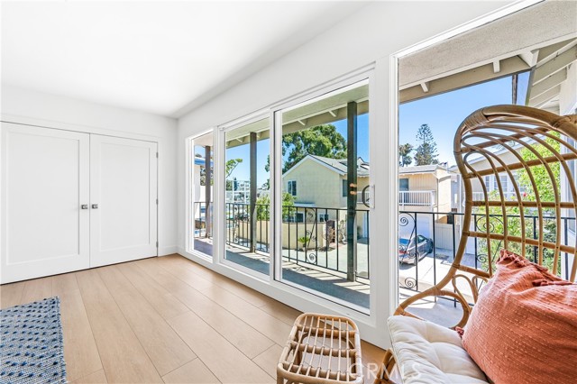 5309 E Appian Way, Long Beach CA: https://media.crmls.org/medias/13d89e43-4da3-40f1-9fd0-72328f947704.jpg