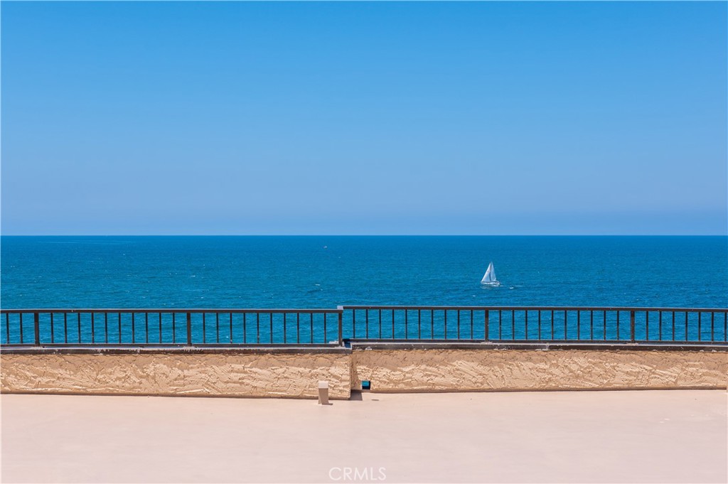 https://media.crmls.org/medias/13d8d486-7c82-4faf-85e0-d67af6ea3bb1.jpg?preset=X-Large