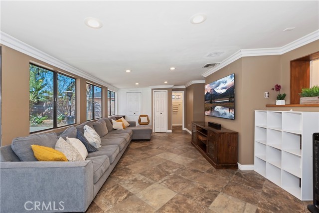 Detail Gallery Image 4 of 24 For 1705 N Jeryl Ave, Colton,  CA 92324 - 3 Beds | 2 Baths