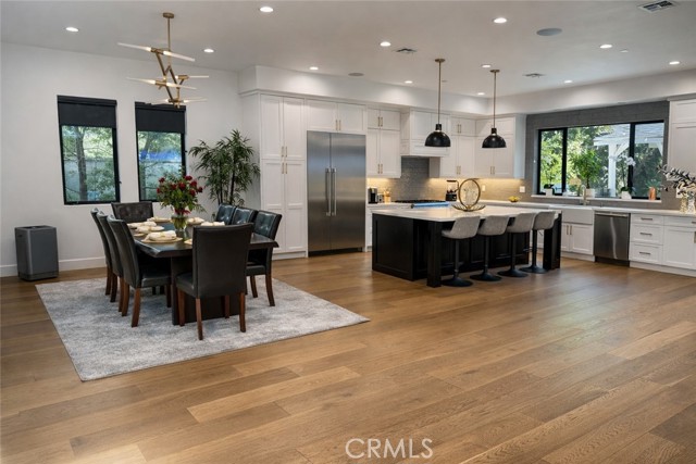 Detail Gallery Image 8 of 15 For 5510 Columbus, Sherman Oaks,  CA 91411 - 5 Beds | 4/1 Baths