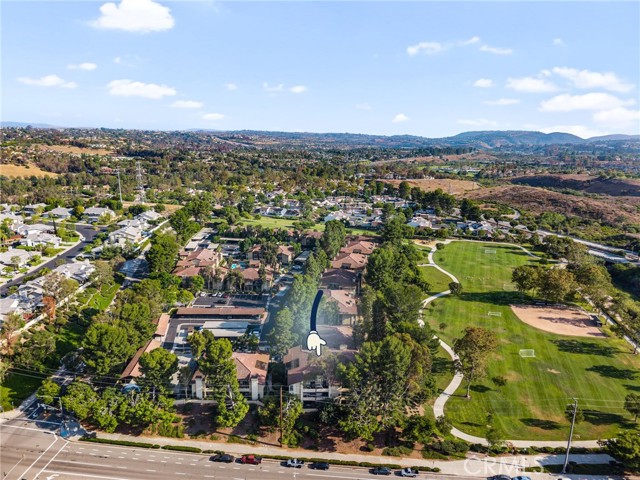 25521 Indian Hill Ln, Laguna Hills CA: https://media.crmls.org/medias/13db358b-8d0a-41fd-9914-fcc2c6e6863c.jpg