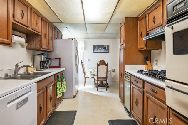 Detail Gallery Image 17 of 39 For 18244 Ashley, Torrance,  CA 90504 - 3 Beds | 2 Baths