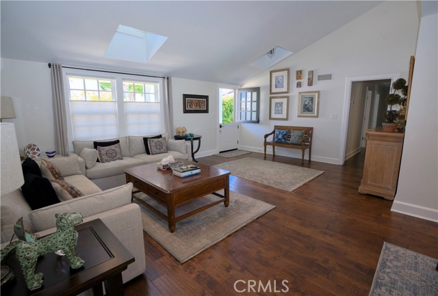 Detail Gallery Image 8 of 69 For 1736 Bayport Way, Newport Beach,  CA 92660 - 4 Beds | 3/1 Baths