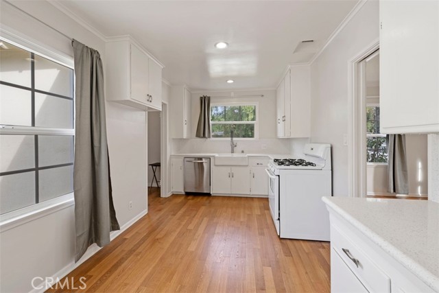 Detail Gallery Image 16 of 19 For 6959 Chisholm Ave, Van Nuys,  CA 91406 - 3 Beds | 2 Baths