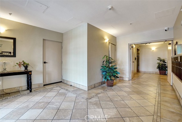 13935 Burbank, 105 photo 4