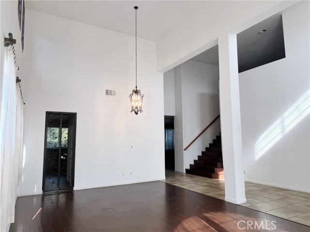 Detail Gallery Image 3 of 18 For 5771 Cairo Ct, Corona,  CA 92880 - 5 Beds | 3/1 Baths