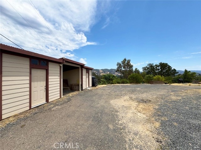1910 Foothill Drive, Redwood Valley CA: https://media.crmls.org/medias/13dcfa3e-8e89-44ae-b3fd-b502186300f1.jpg