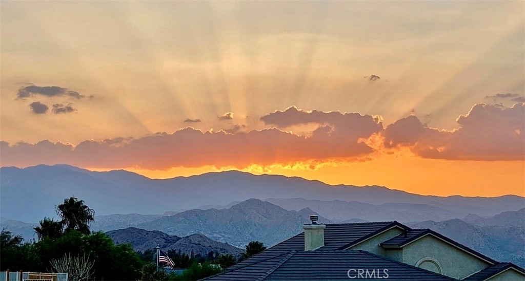 https://media.crmls.org/medias/13dd631f-8e16-401d-8f3e-cb64255206b1.jpg?preset=X-Large