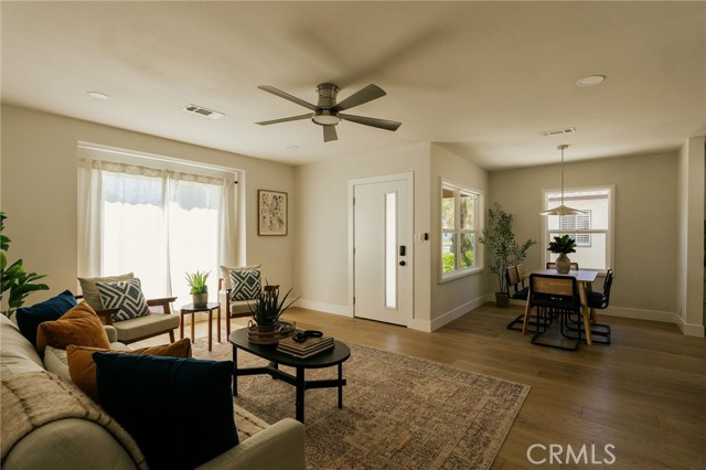 Detail Gallery Image 9 of 53 For 5837 E Gossamer St, Long Beach,  CA 90808 - 3 Beds | 2 Baths