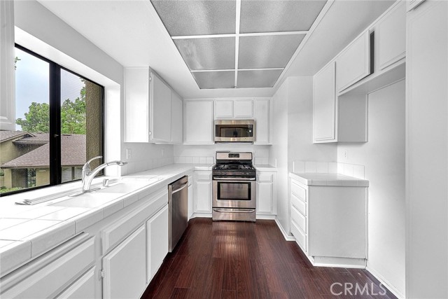 Detail Gallery Image 7 of 30 For 15922 Alta Vista Dr #C,  La Mirada,  CA 90638 - 2 Beds | 2 Baths