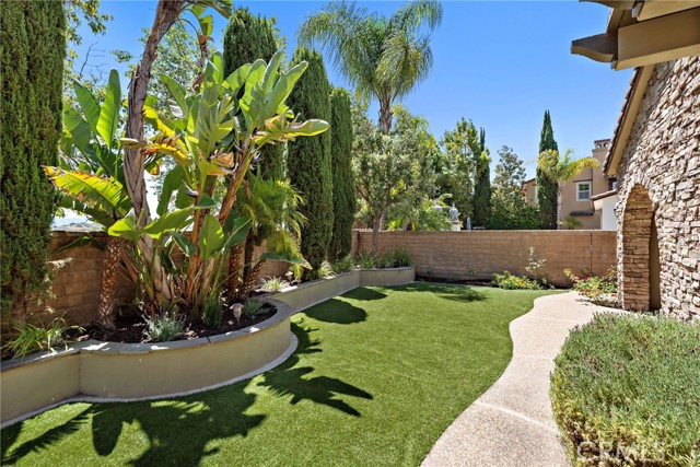 4 Dennis Lane, Ladera Ranch CA: https://media.crmls.org/medias/13dff0d6-9ea8-4271-996e-b650367d1534.jpg