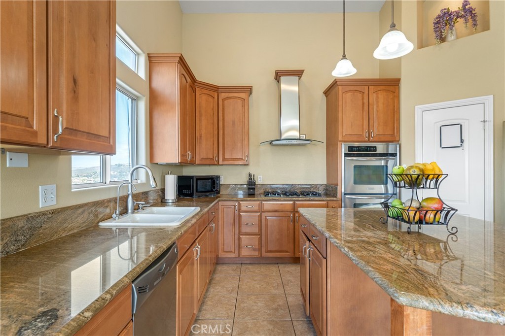 MLS #OC25046910 img 14