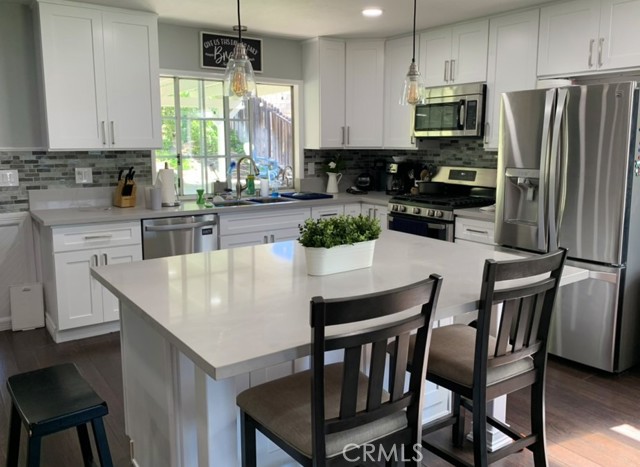 Detail Gallery Image 4 of 16 For 9552 Cameron St, Rancho Cucamonga,  CA 91730 - 4 Beds | 2 Baths