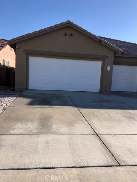 Detail Gallery Image 4 of 63 For 12941 Rising Moon Way, Victorville,  CA 92392 - 4 Beds | 2 Baths