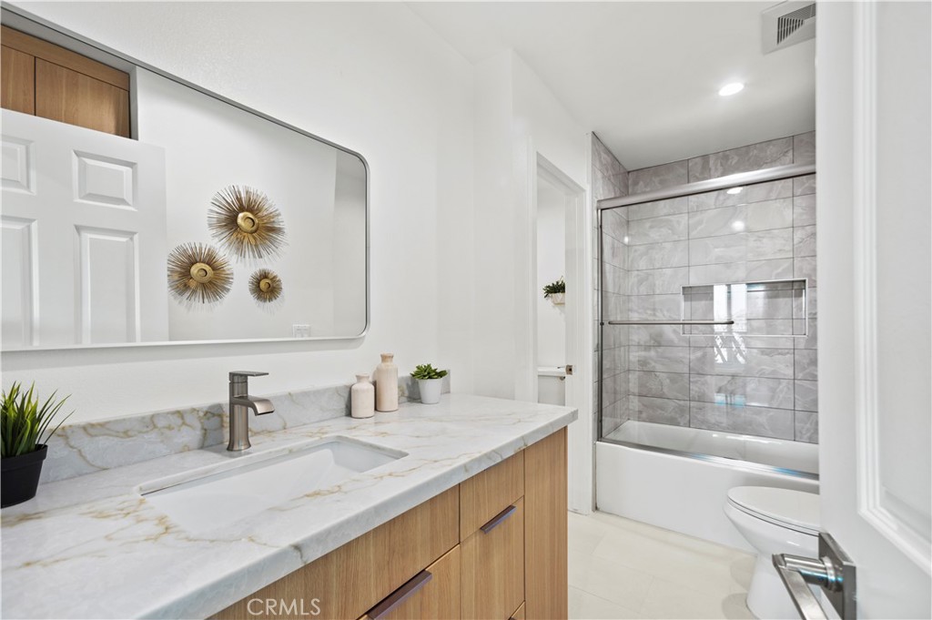 MLS #OC25253538 image #27