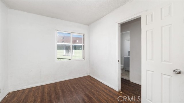 533 E Fredricks Street, Barstow CA: https://media.crmls.org/medias/13e2e84e-6396-4f37-9dab-e3c6ced9ee5c.jpg