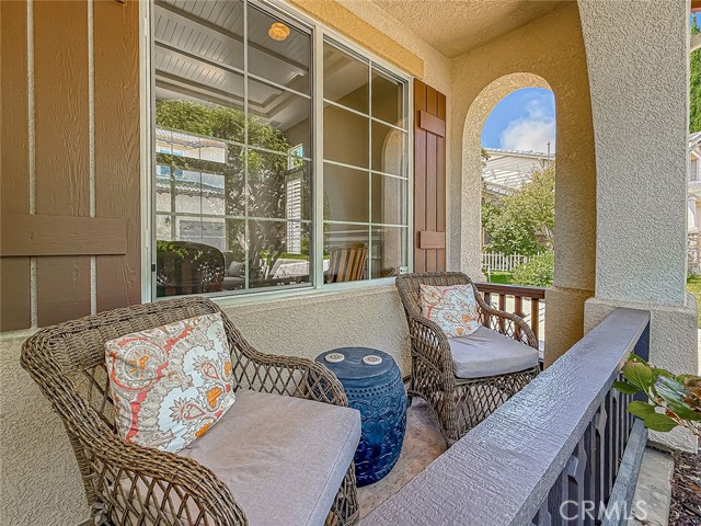 Detail Gallery Image 6 of 42 For 25012 Southern Oaks Dr, Stevenson Ranch,  CA 91381 - 4 Beds | 3 Baths