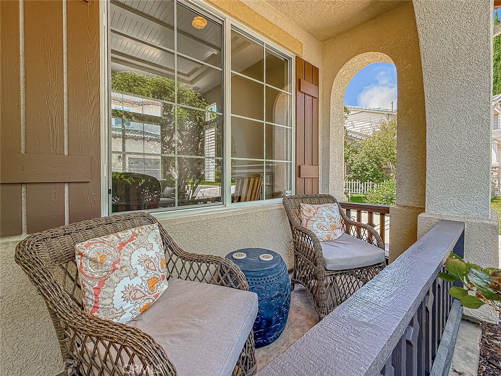 https://media.crmls.org/medias/13e30a74-135b-46b7-bc2e-f47d5197f0bb.jpg?preset=X-Large