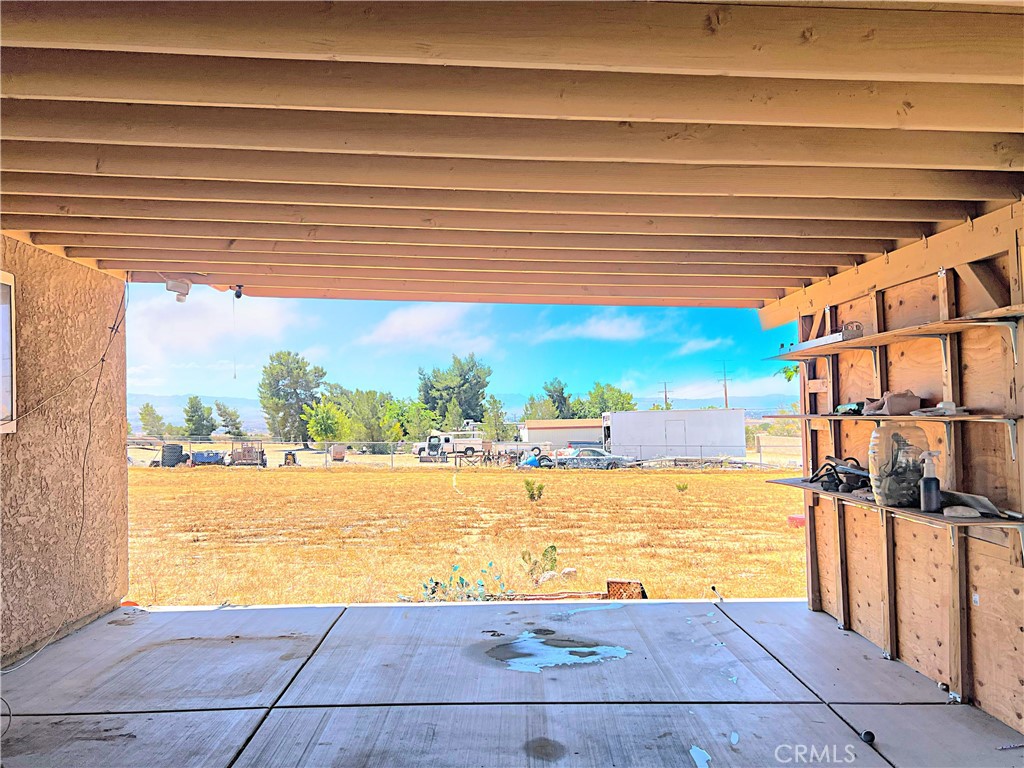 https://media.crmls.org/medias/13e49c5a-d20b-41cd-8238-34e86fd7fd4b.jpg?preset=X-Large