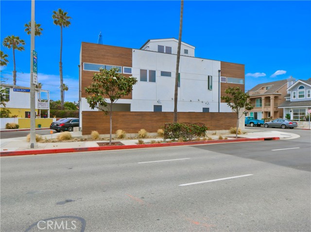 4405 Channel Place, Newport Beach CA: https://media.crmls.org/medias/13e4e32b-ab68-4239-b19f-7cb1b3b3b588.jpg
