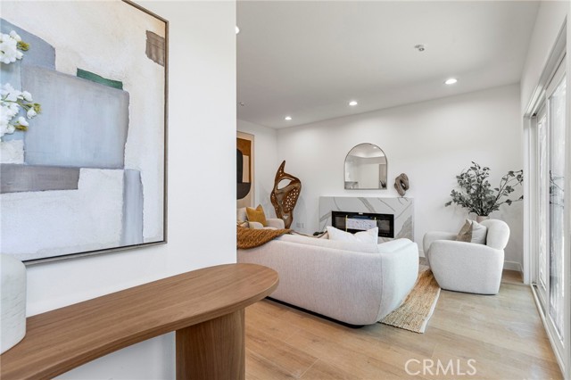 Front Image Thumbnail for CRPW26208963