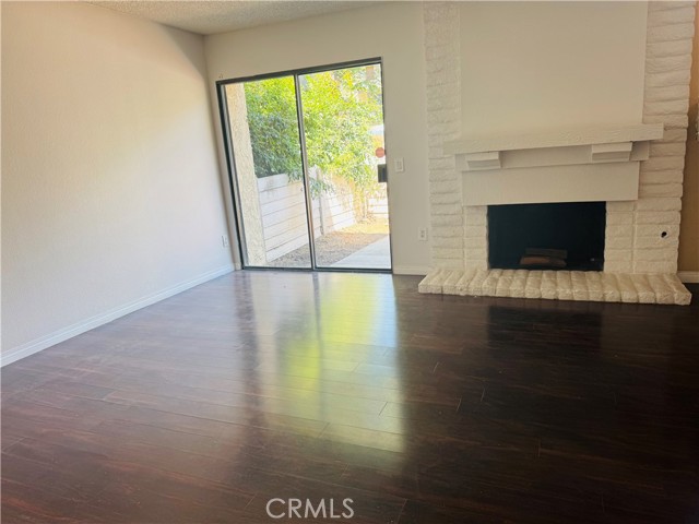 2512 N Tustin Avenue, Santa Ana CA: https://media.crmls.org/medias/13e5a753-252f-4755-bc70-5596daf72cdb.jpg