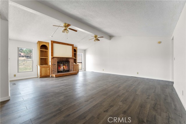 Detail Gallery Image 29 of 44 For 6367 Arrowhead Lake Rd, Hesperia,  CA 92345 - 6 Beds | 4 Baths