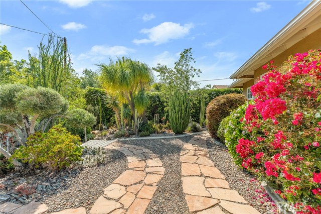 1215 Mira Monte Drive, Redlands CA: https://media.crmls.org/medias/13e74e33-5a38-497a-9be0-53221d16eefe.jpg