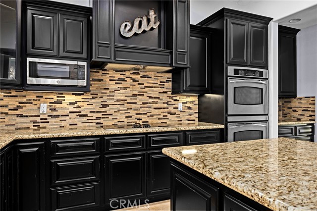 Detail Gallery Image 19 of 58 For 29061 Lupin Pl, Canyon Lake,  CA 92587 - 5 Beds | 3/1 Baths