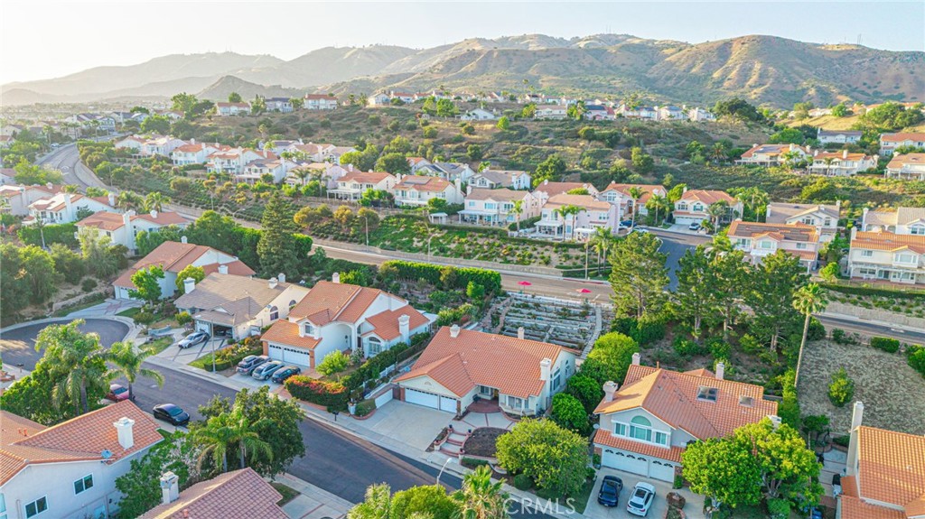 https://media.crmls.org/medias/13e7ef8e-276e-4fd0-94d1-445c66110193.jpg?preset=X-Large