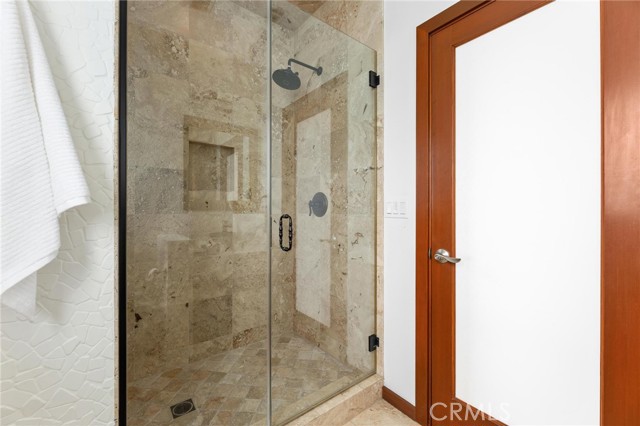 Detail Gallery Image 24 of 67 For 721 12th St, Manhattan Beach,  CA 90266 - 5 Beds | 4 Baths
